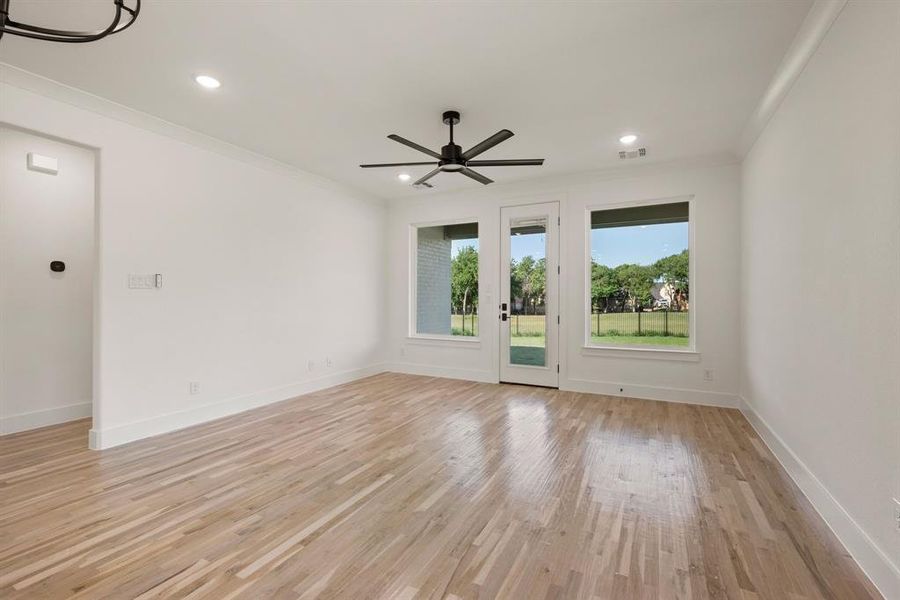 Spacious, unfurnished interior of a new home in The Resort on Eagle Mt. Lake, Fort Worth (Image 14). Spacious, unfurnished interior of a new home in The Resort on Eagle Mt. Lake, Fort Worth (Image 14).