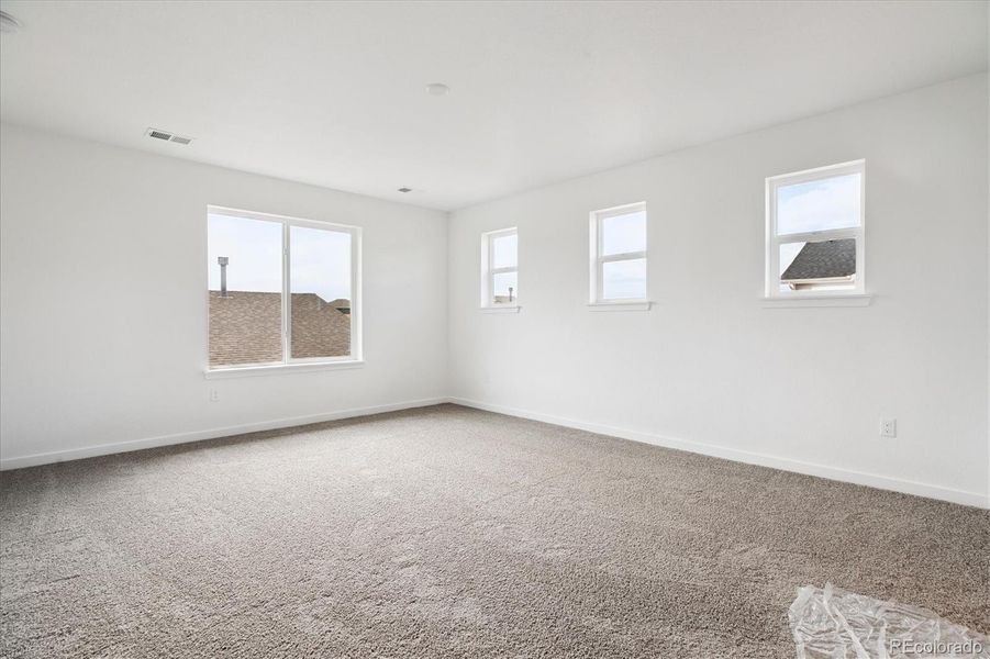 Spacious, unfurnished interior of a new home in , Brighton (Image 19).