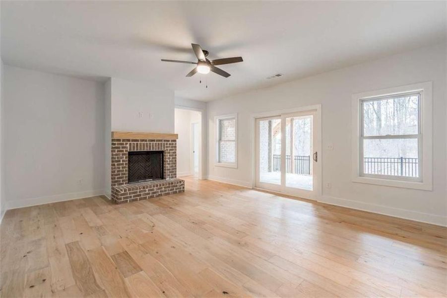 Spacious, unfurnished interior of a new home in , Gainesville (Image 21).