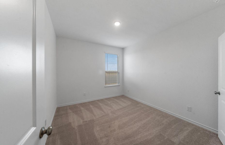 Spacious, unfurnished interior of a new home in River Ranch, Dayton (Image 10).