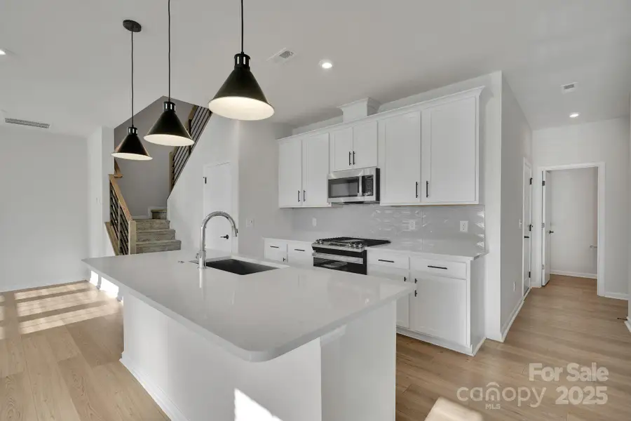 Quartz Counters in Kitchen Quartz Counters in Kitchen