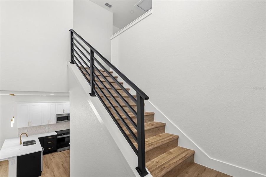 Spacious, unfurnished interior of a new home in , Tampa (Image 18).