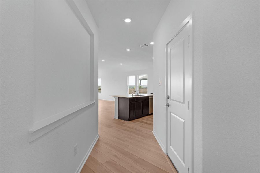 REPRESENTATIVE OF FLOOR PLAN ONLY REPRESENTATIVE OF FLOOR PLAN ONLY