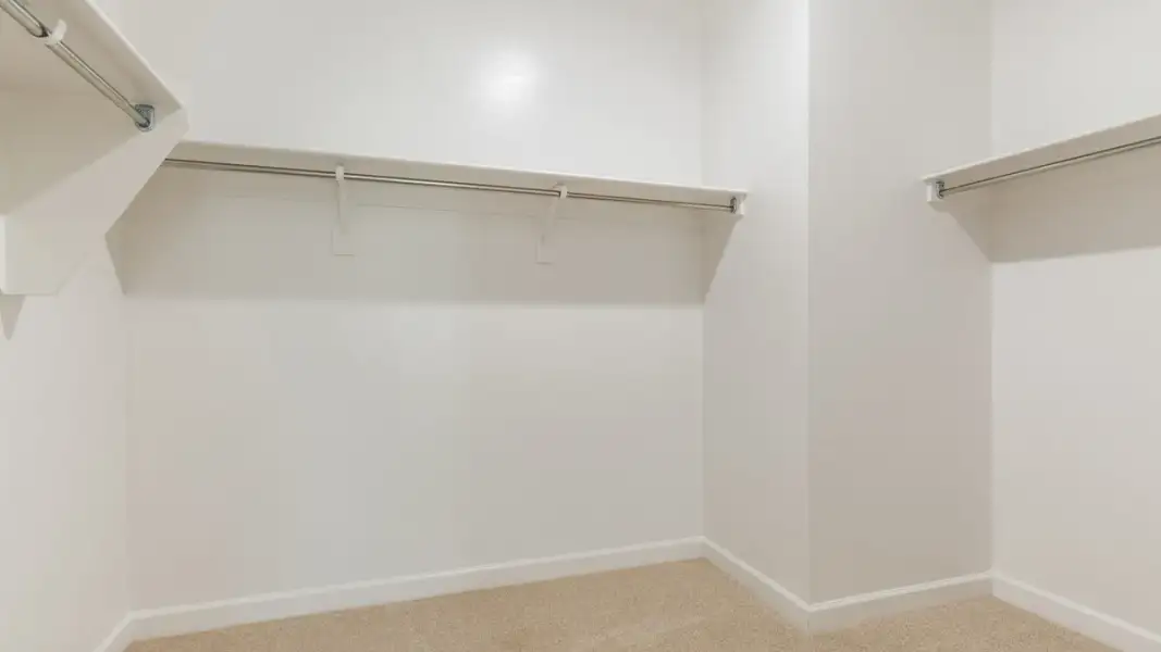 Spacious, unfurnished interior of a new home in Aloravita, Peoria (Image 27).