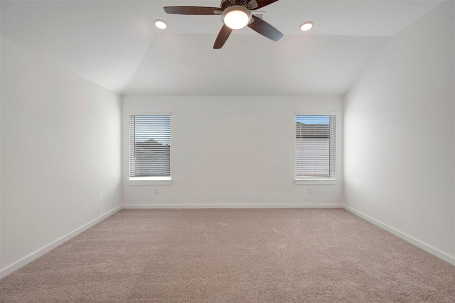 Spacious, unfurnished interior of a new home in Miller's Pond, Rosenberg (Image 23).