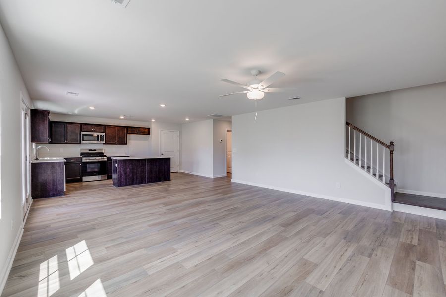 Spacious, unfurnished interior of a new home in Ellington, Elgin (Image 19).