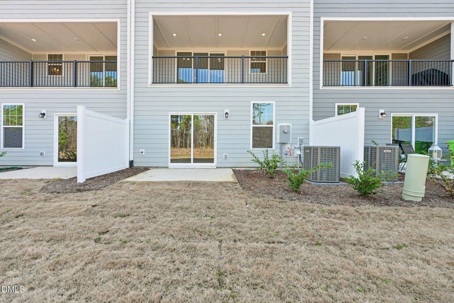 47-web-or-mls-Dunzo Dr-S1203-047