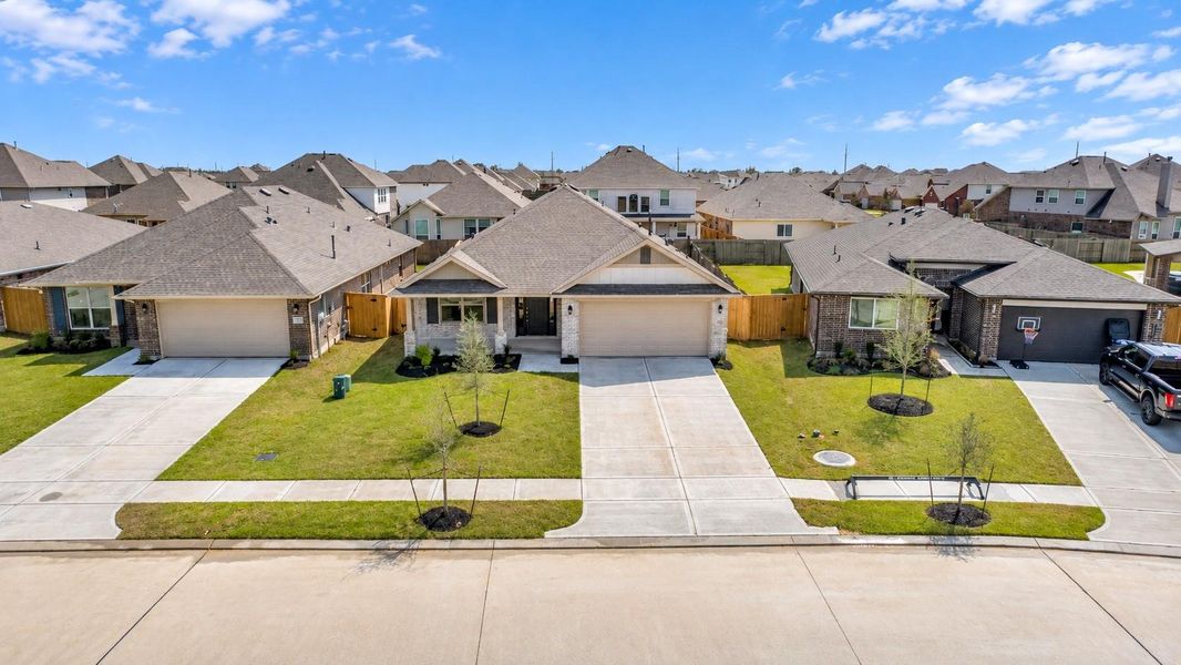 Front exterior of a new home in Lago Mar, Texas City, TX, highlighting curb appeal (Image 24).