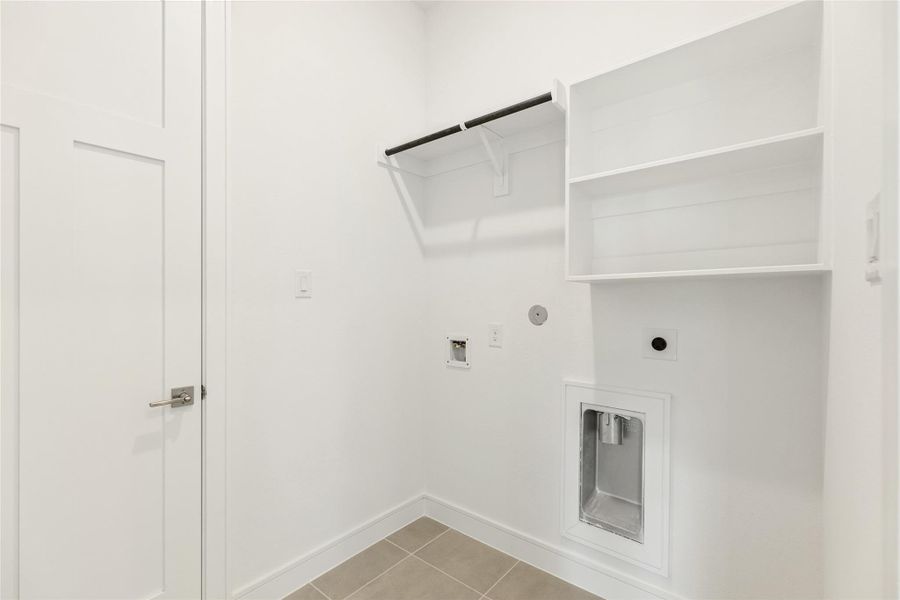 Spacious, unfurnished interior of a new home in Bridgeland Central, Cypress (Image 25).