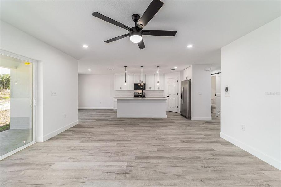 Spacious, unfurnished interior of a new home in , Ocala (Image 35).