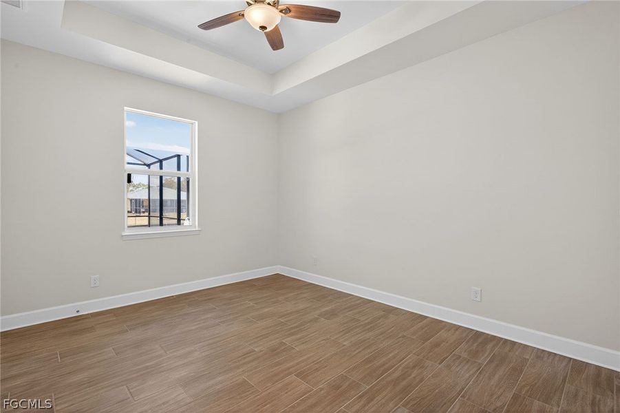 Spacious, unfurnished interior of a new home in Cape Coral, Cape Coral (Image 21).