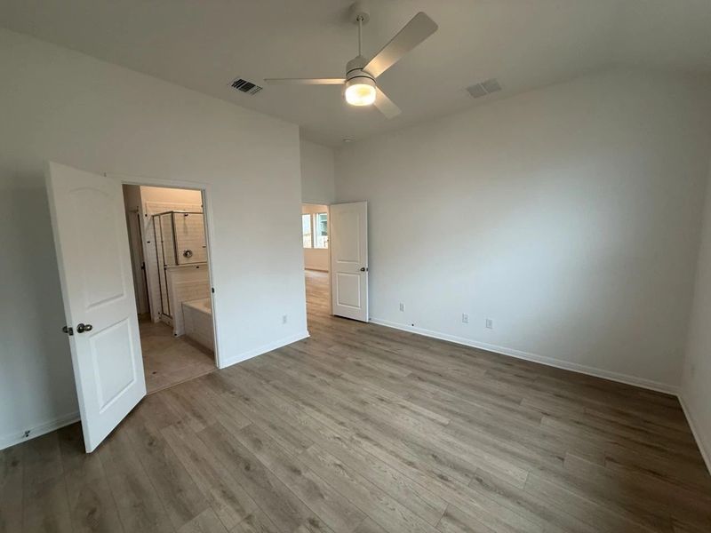 Spacious, unfurnished interior of a new home in La Cima, San Marcos (Image 13).