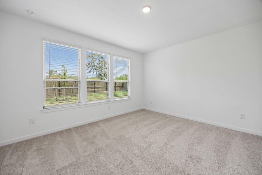 Spacious, unfurnished interior of a new home in Ellerden, Tomball (Image 16).