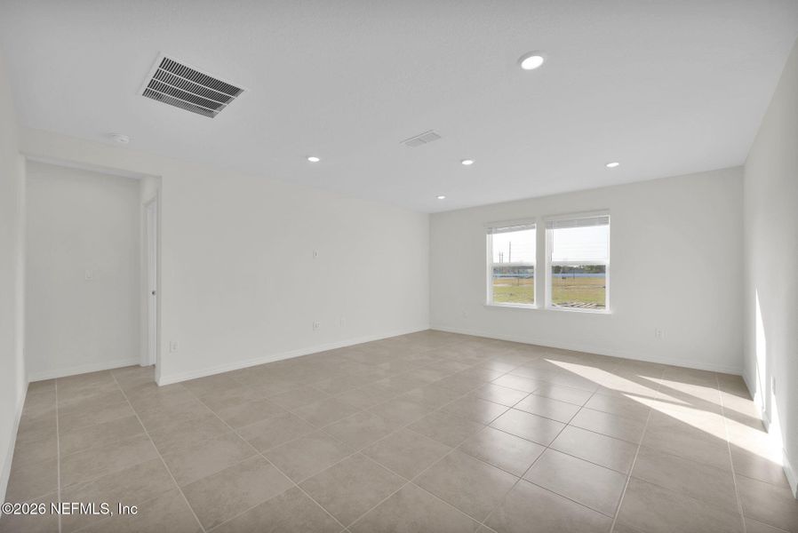 Spacious, unfurnished interior of a new home in Wells Landing, Jacksonville (Image 16).