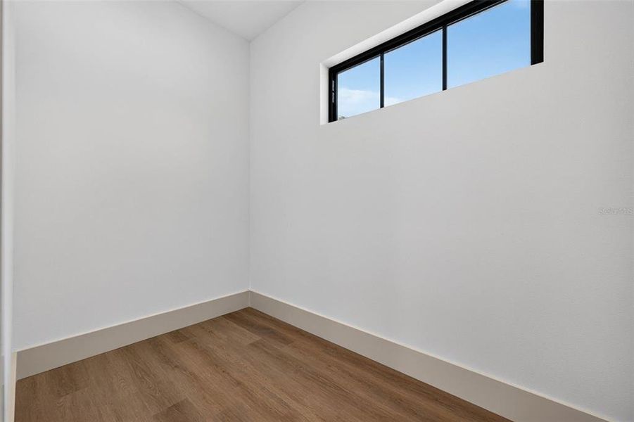 Spacious, unfurnished interior of a new home in , St. Petersburg (Image 25). Spacious, unfurnished interior of a new home in , St. Petersburg (Image 25).