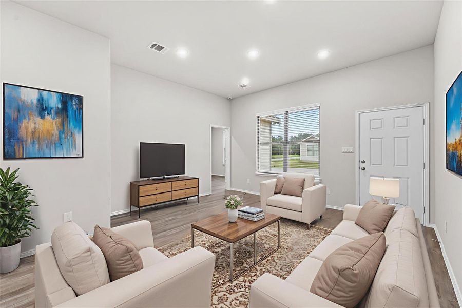 Furnished interior view inside a new home in , Lufkin (Image 13).