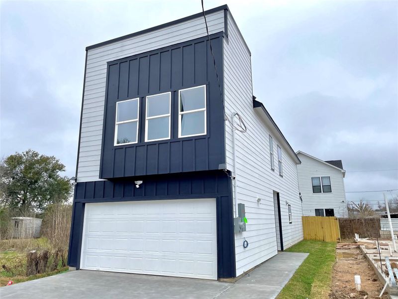 Front exterior of a new home in , Houston, TX, highlighting curb appeal (Image 1). Front exterior of a new home in , Houston, TX, highlighting curb appeal (Image 1).