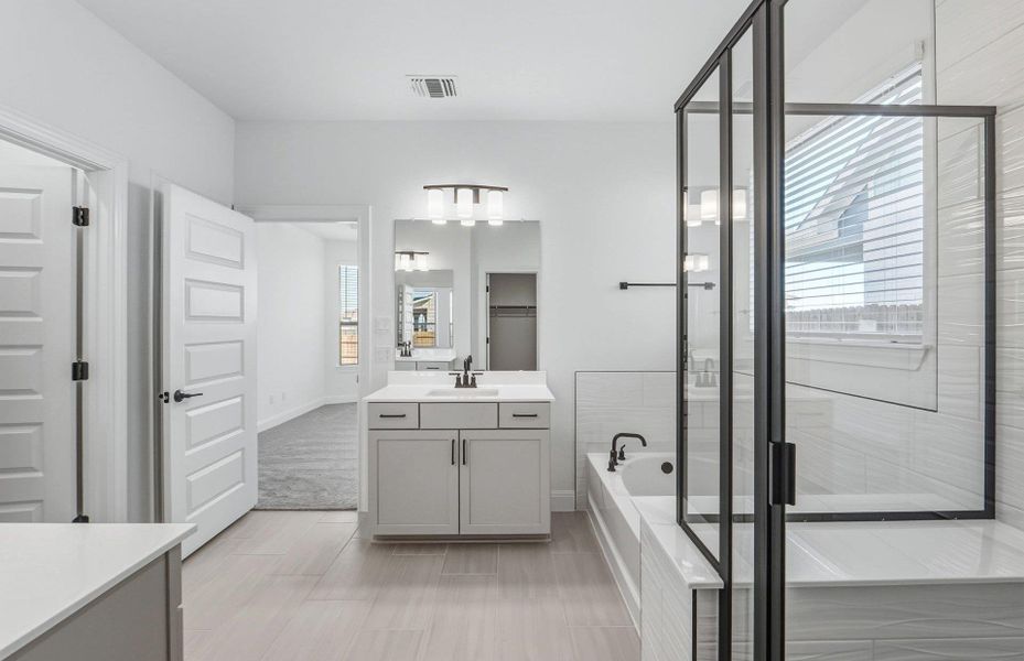 Furnished interior view inside a new home in Santa Rita Ranch, Liberty Hill (Image 11).