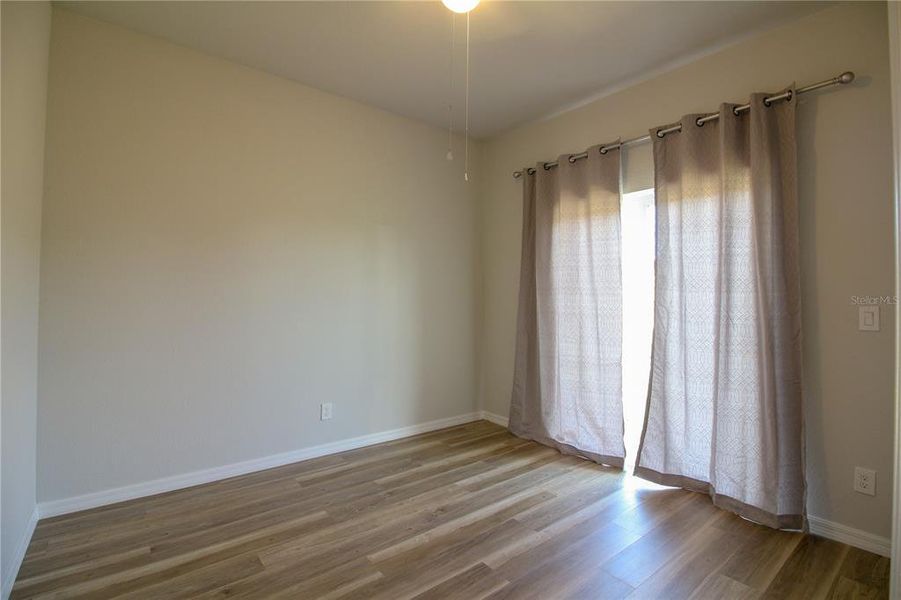 Spacious, unfurnished interior of a new home in , Sebring (Image 17).