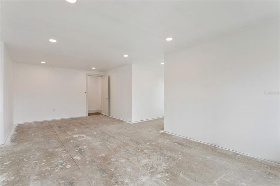 Spacious, unfurnished interior of a new home in , St. Petersburg (Image 41). Spacious, unfurnished interior of a new home in , St. Petersburg (Image 41).