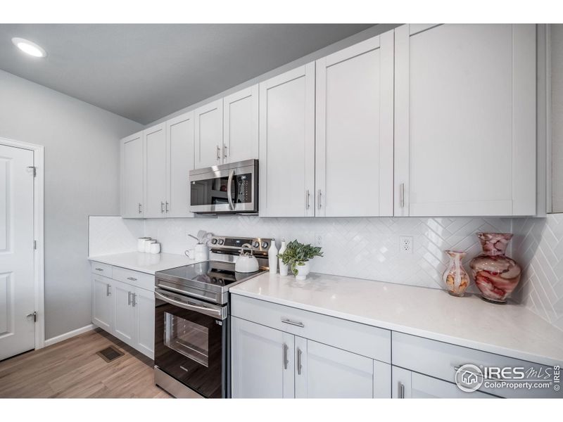 Furnished interior view inside a new home in Thompson River Ranch, Johnstown (Image 17).