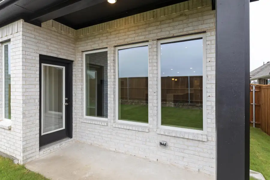 Representative exterior details of a home built from the Fairmont by Pacesetter Homes in Sutton Fields, Celina (Image 3).