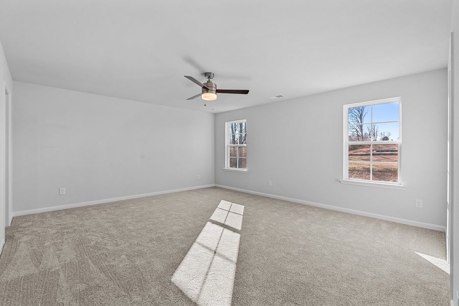 Spacious, unfurnished interior of a new home in Fieldstone, Lexington (Image 33).