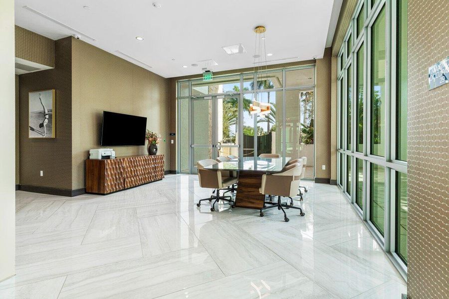 Royal Palm Residence #402 Royal Palm Residence #402