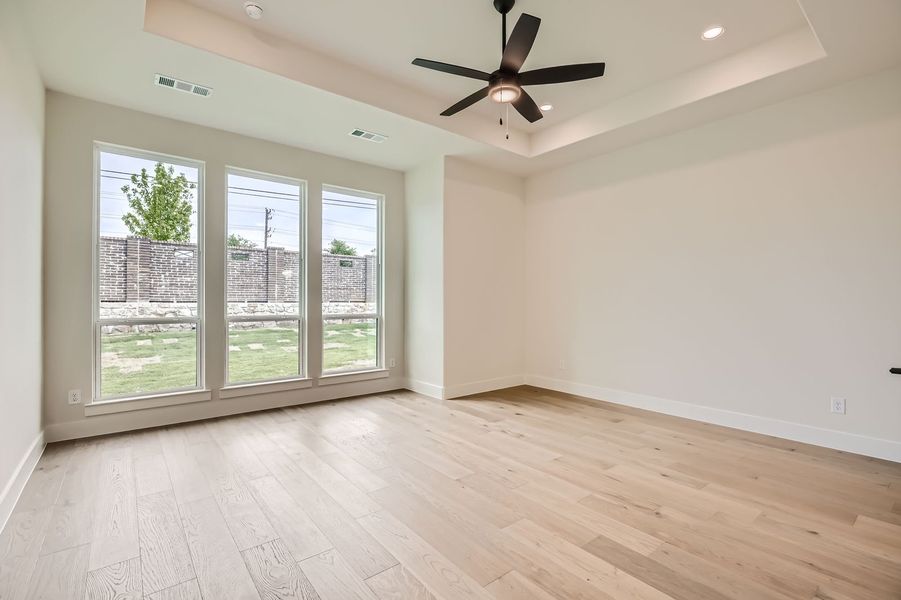 Plan 1641 Main Bedroom Representative Photo