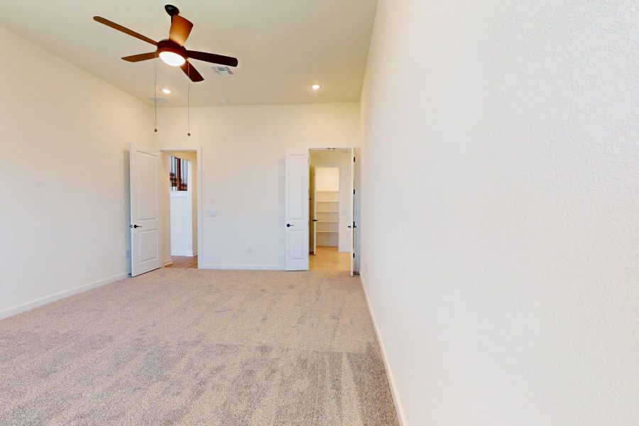 Spacious, unfurnished interior of a new home in Edgewood, Leander (Image 29).