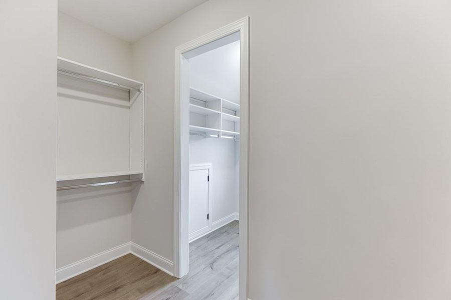 Spacious, unfurnished interior of a new home in , Buford (Image 19).