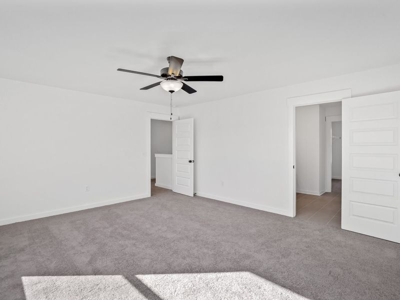 Spacious, unfurnished interior of a new home in Woods Crossing, Gallatin (Image 32).