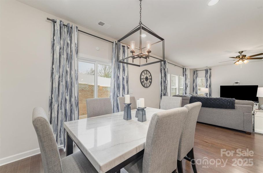 Dining Area Dining Area