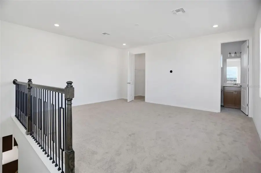 Spacious, unfurnished interior of a new home in Turnleaf, Punta Gorda (Image 35). Spacious, unfurnished interior of a new home in Turnleaf, Punta Gorda (Image 35).