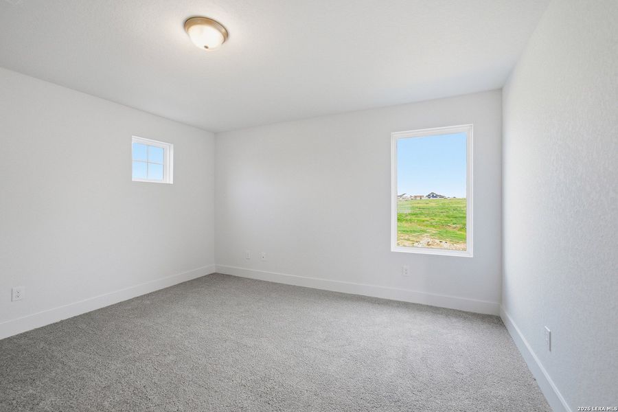 Spacious, unfurnished interior of a new home in Garden Grove, San Antonio (Image 18).