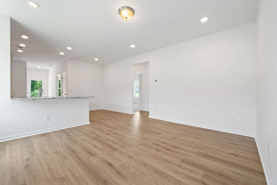 Spacious, unfurnished interior of a new home in Jackson Hills, Clarksville (Image 10).