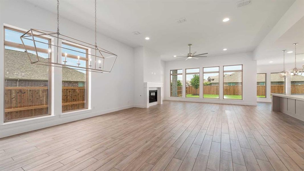 Spacious, unfurnished interior of a new home in Devonshire - Reserve 60', Forney (Image 22). Spacious, unfurnished interior of a new home in Devonshire - Reserve 60', Forney (Image 22).