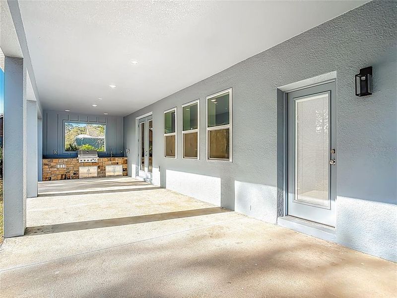 Exterior details and patio area of a home in , Eustis (Image 29).