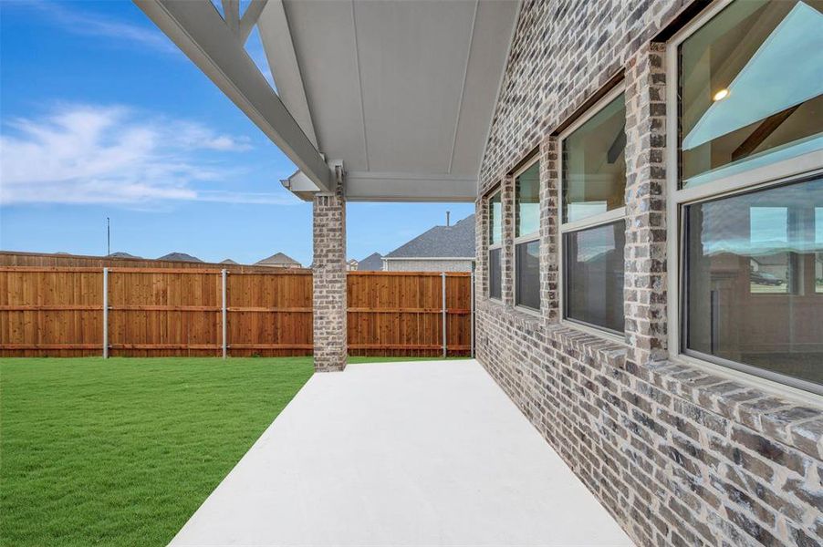 Exterior details and patio area of a home in Heritage Ranch, Sherman (Image 3).