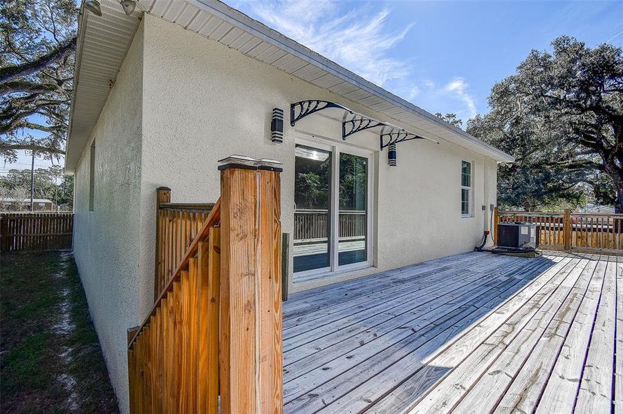 Exterior details and patio area of a home in , Spring Hill (Image 3).