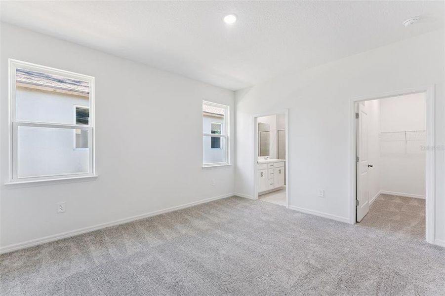Spacious, unfurnished interior of a new home in Estes Reserve, Eustis (Image 9).