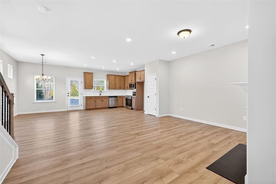 Spacious, unfurnished interior of a new home in Fuller Station, Loganville (Image 23).