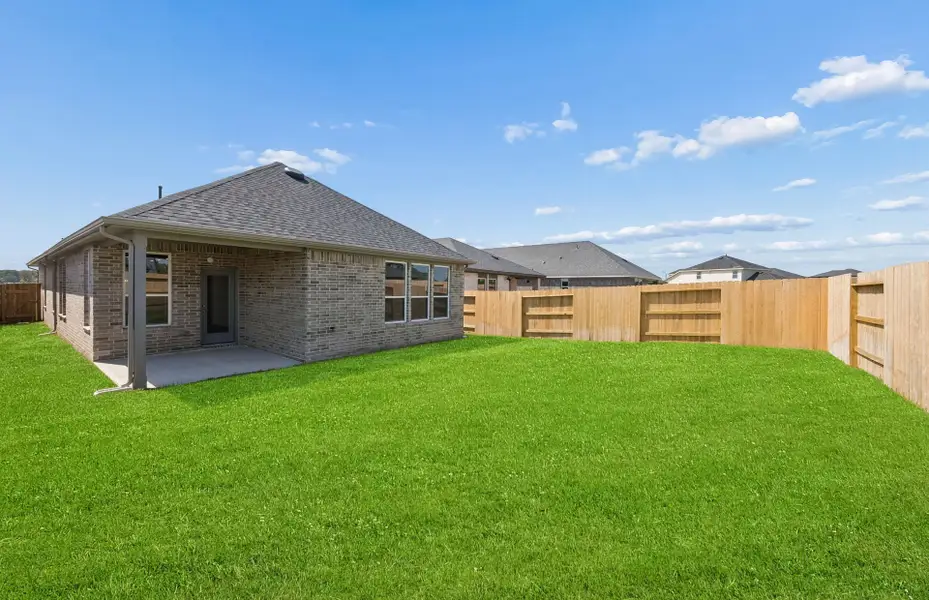 Exterior details and patio area of a home in Ryehill, Sugar Land (Image 3).