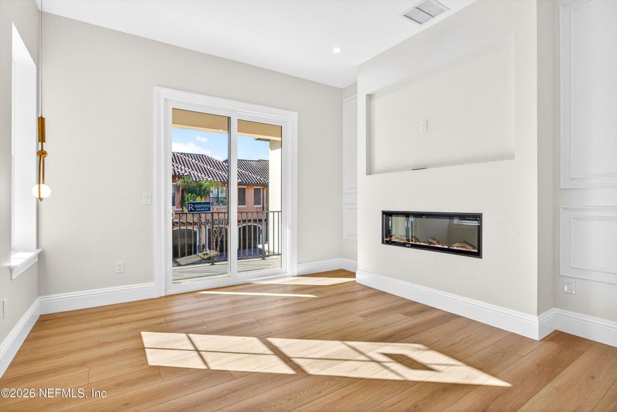 Spacious, unfurnished interior of a new home in , Jacksonville (Image 45).