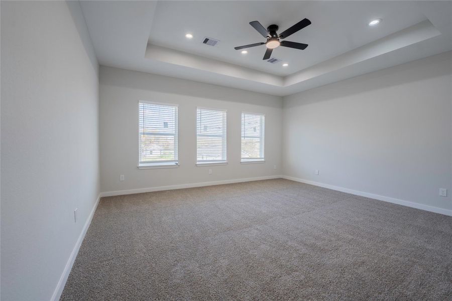 Spacious, unfurnished interior of a new home in , Houston (Image 13).