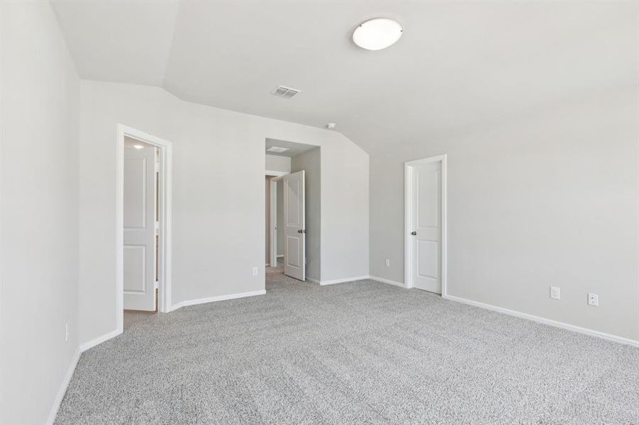 Spacious, unfurnished interior of a new home in AnaCapri, Anna (Image 20).