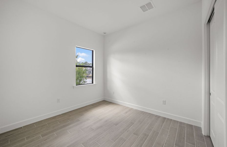 Spacious, unfurnished interior of a new home in Terreno, Naples (Image 20).