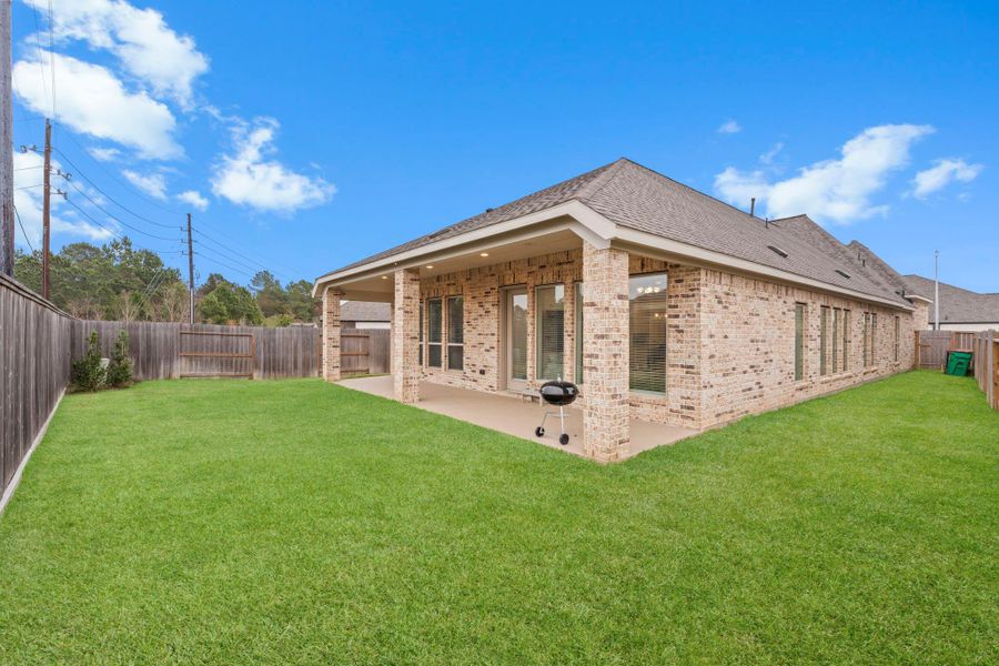 This is a lifestyle choice, and it can be yours without the hassle or cost overruns of building. Everything is ready for you, so make the move and start making the memories! 18846 Halter Meadow Trail -your new home in the fabulous community of Amira!