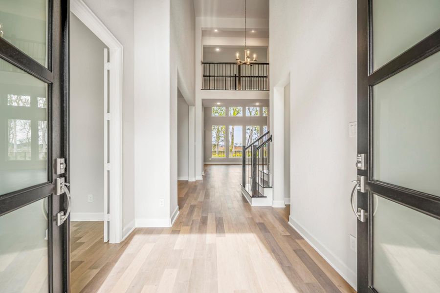 Spacious, unfurnished interior of a new home in Sienna 70' Lots, Missouri City (Image 40). Spacious, unfurnished interior of a new home in Sienna 70' Lots, Missouri City (Image 40).