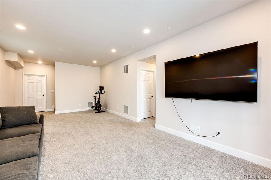 Spacious, unfurnished interior of a new home in , Colorado Springs (Image 21).